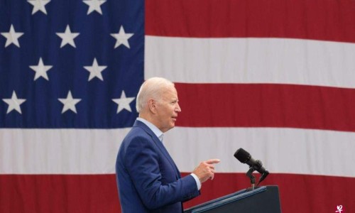 拜登簽署對華“敏感技術(shù)”投資限制令，中方回應(yīng)