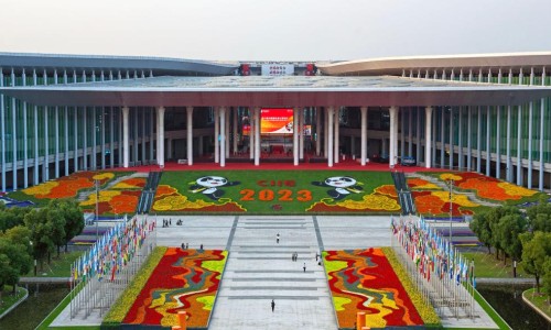 與世界共享大市場，將開放推向高水平，進博會展示“中國新機遇”（環(huán)球網(wǎng)）